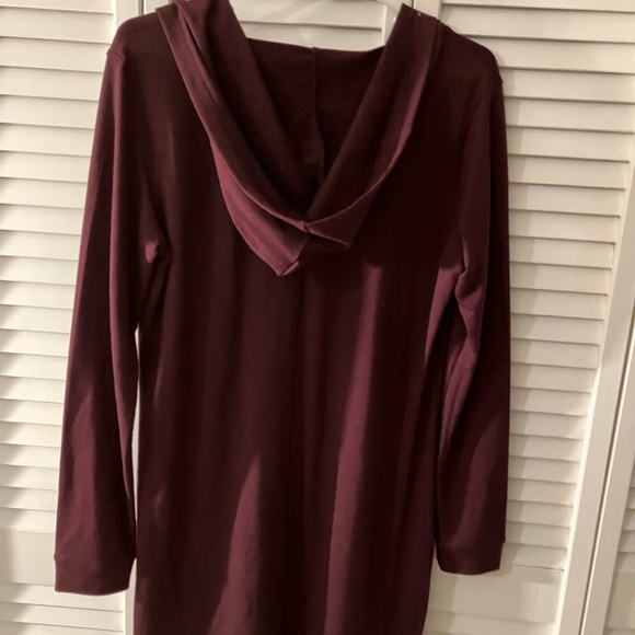 NWT Burgundy long sleeve hooded dress - Picture 2 of 6